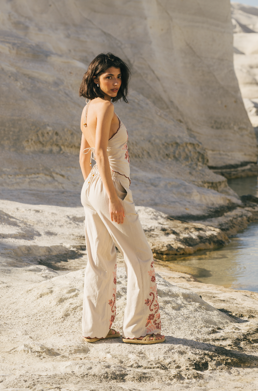 Woman embroidered matching set in beige Calling June